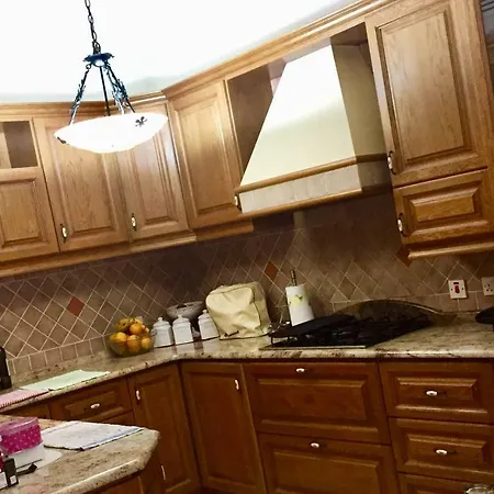 Desert Rose Quiet House 3km Away From Airport ホームステイ *