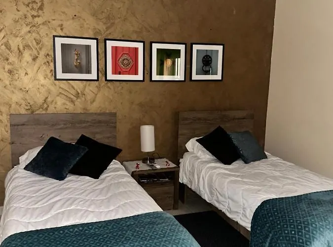 Spacious Private Room 5 Minutes From Malta Airport Private Bathroom Kitchen Access Quiet Area Friendly Labrador Candy *