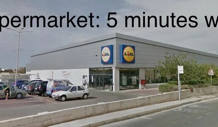 Spacious Private Room 5 Minutes From Malta Airport Private Bathroom Kitchen Access Quiet Area Friendly Labrador Candy