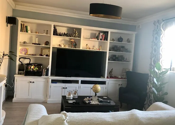 Spacious Private Room 5 Minutes From Malta Airport Private Bathroom Kitchen Access Quiet Area Friendly Labrador Candy Safi